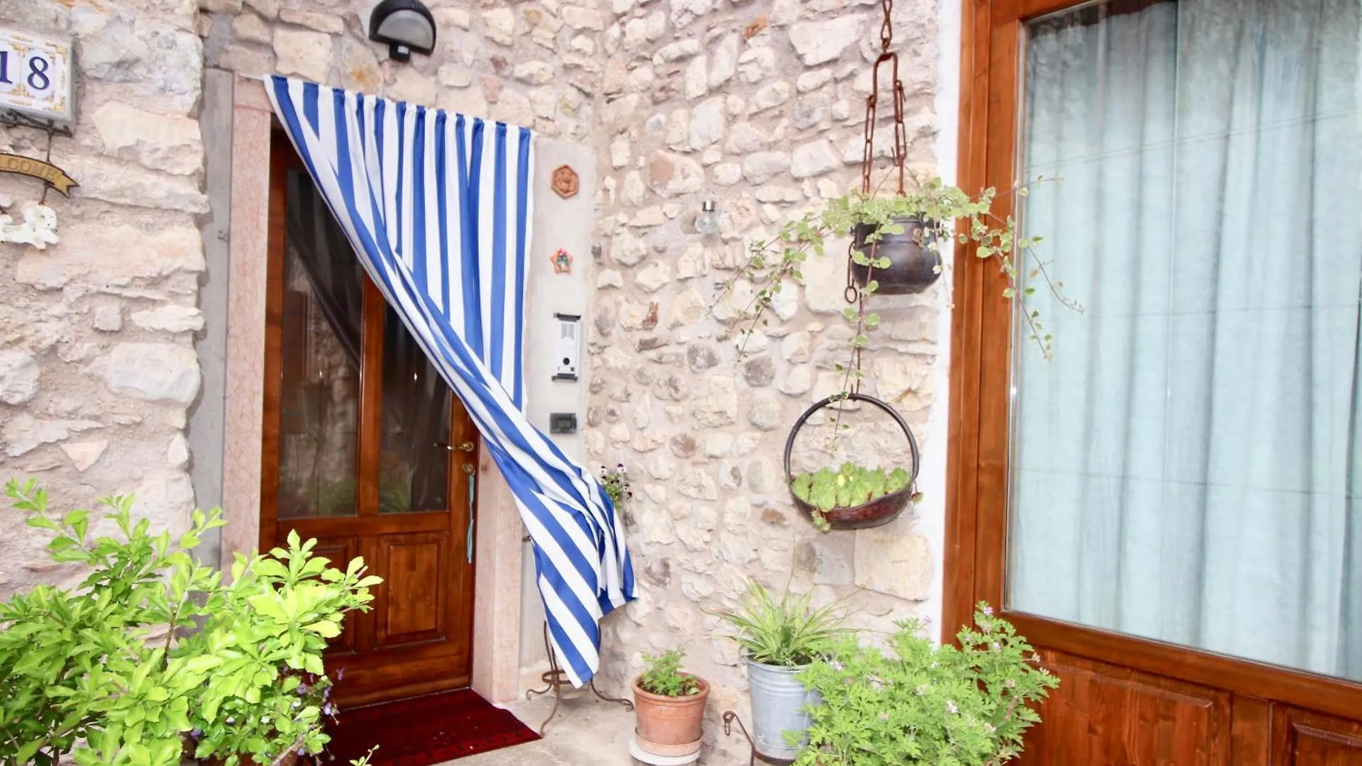 Casa Silvia II Mit Seeblick Mit Terrasse Torri Del Benaco 0*,  Itálie